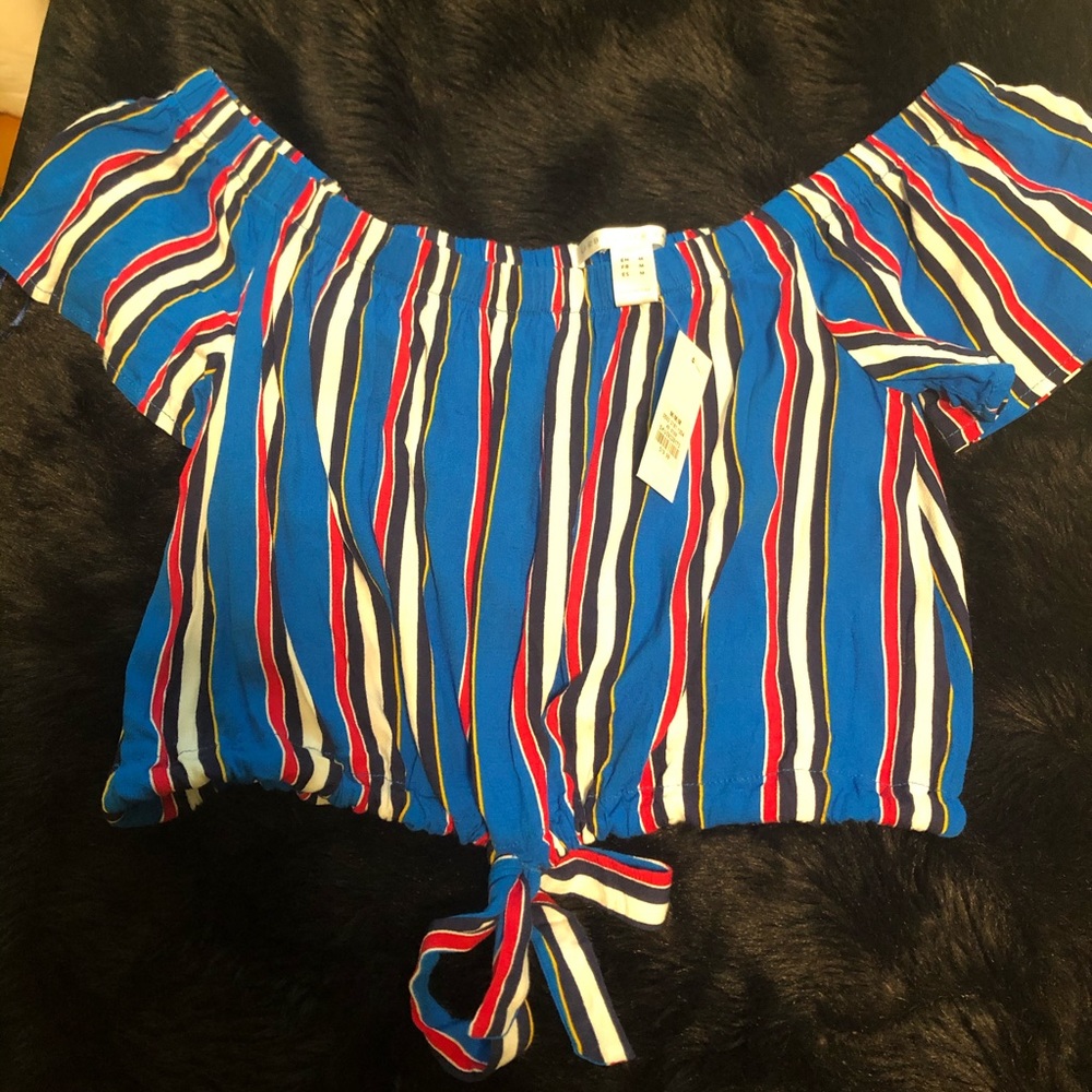 NWT Off-the-shoulder striped top